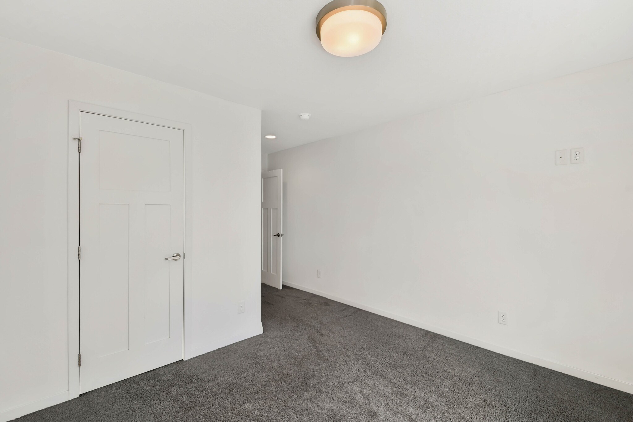 Building Photo - 154 W Beaton Dr