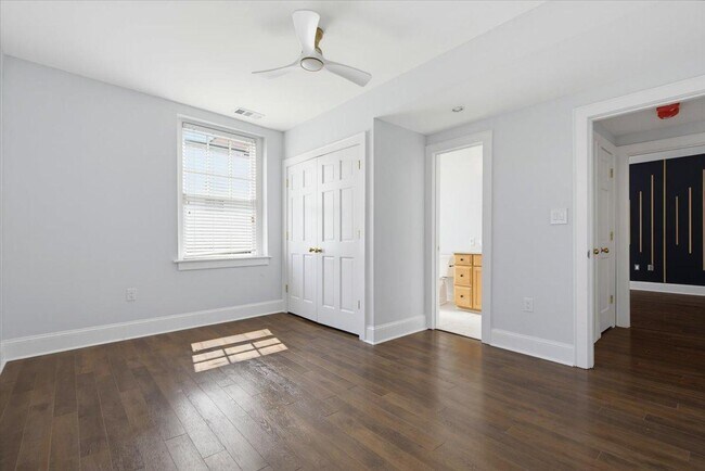 Building Photo - 123 Anderson St