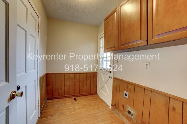 Building Photo - Beautiful 2bed/2bath Duplex!!