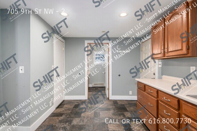 Building Photo - 705 9th St NW