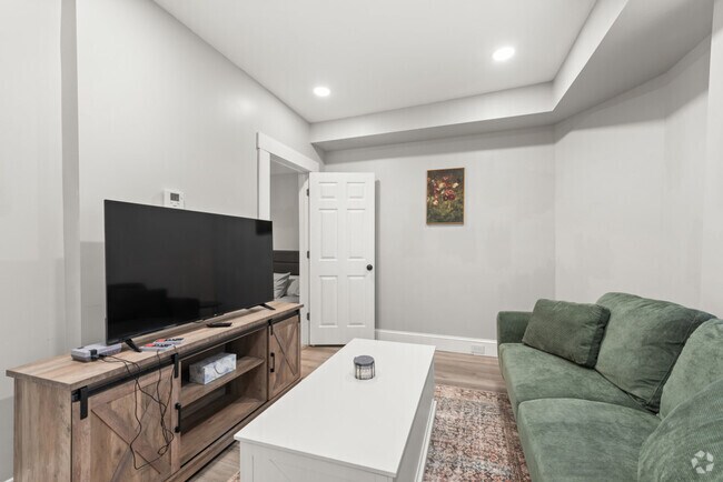 Building Photo - 1326 W 69th St