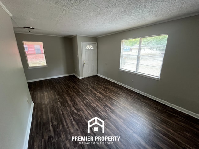 Building Photo - 5580 Lochinvar Rd