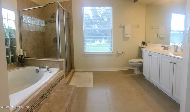 Building Photo - 361 Crossroad Lakes Dr