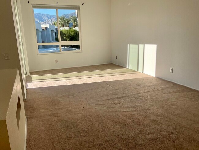 Building Photo - 401 El Cielo Rd