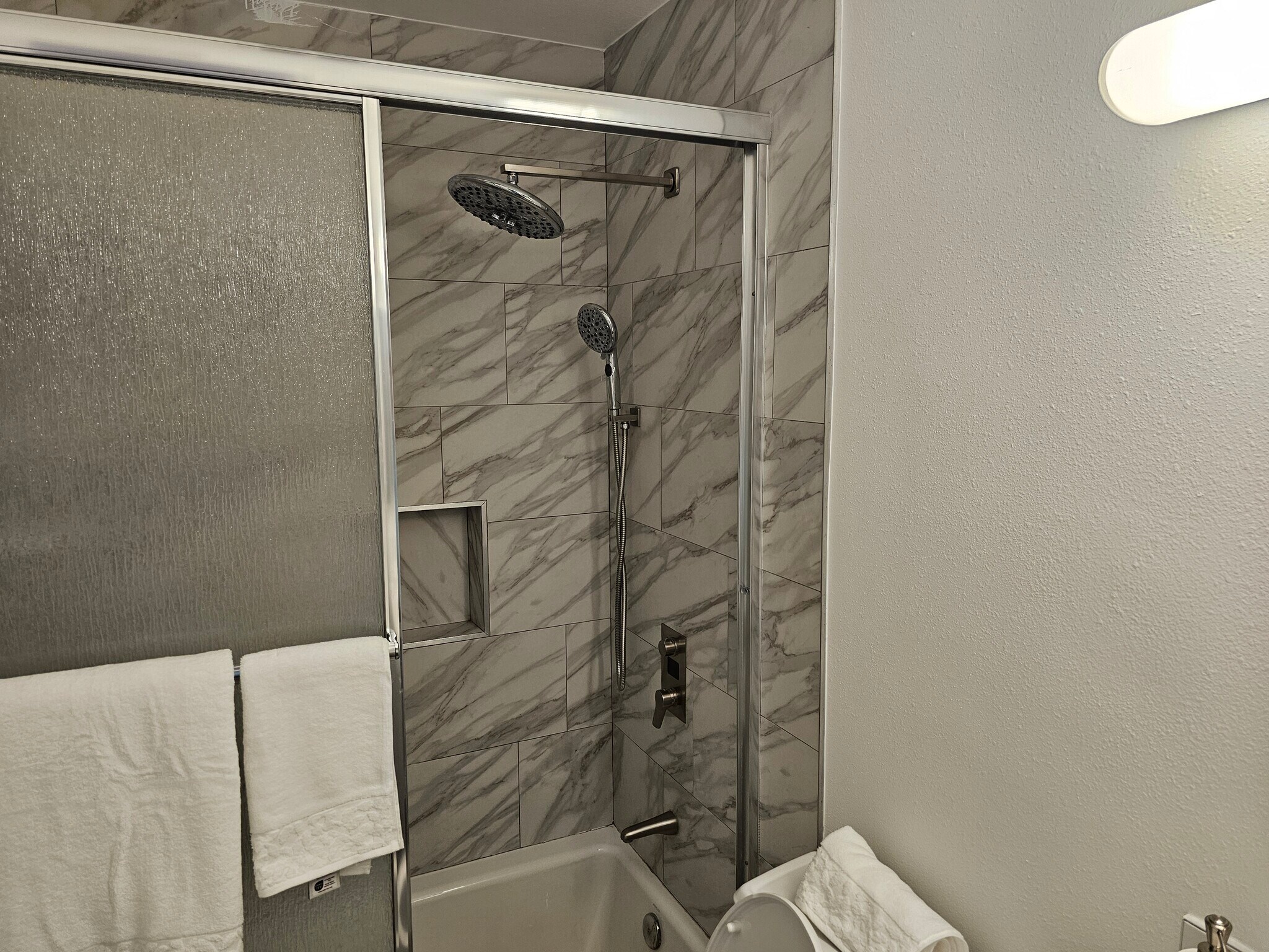 Building Photo - 6501 Vanalden Ave