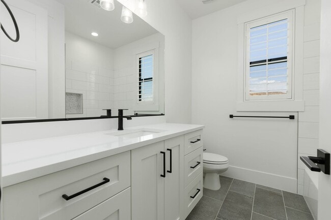 Building Photo - Beautiful 5 bed | 4 Bath | 3 Car Garage