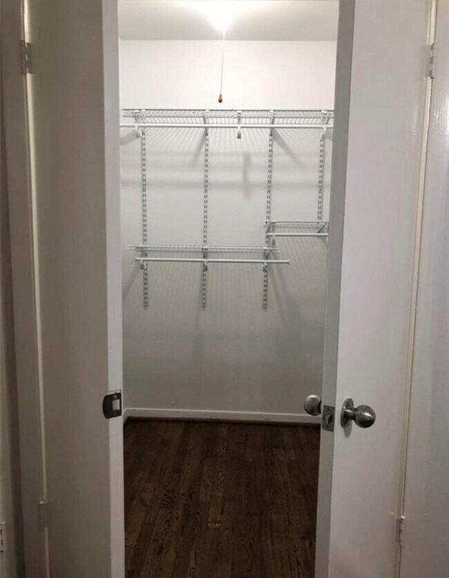 Building Photo - 1114 Joe Annie St