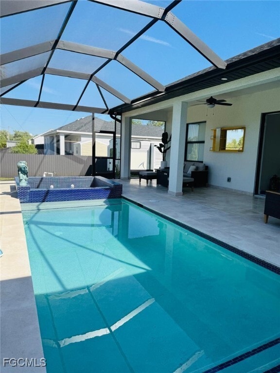 Building Photo - 505 E 8th St