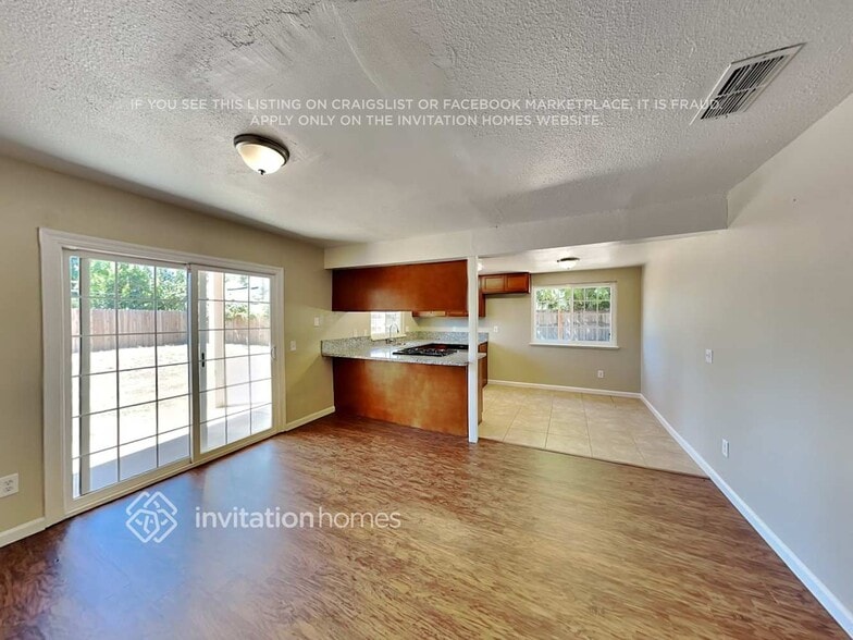 Building Photo - 8571 Fairlawn Ct
