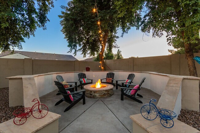 Building Photo - 2143 E Tonto Pl