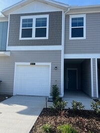 Building Photo - Newer Townhome - Tara West End