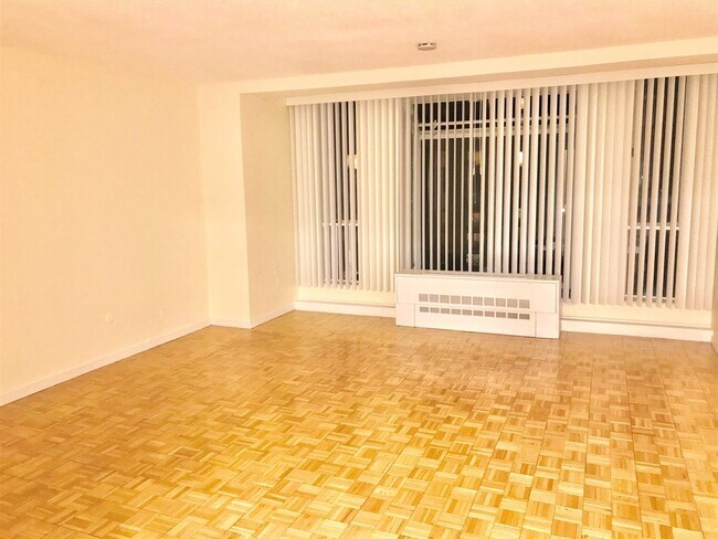 Building Photo - 44 Washington St