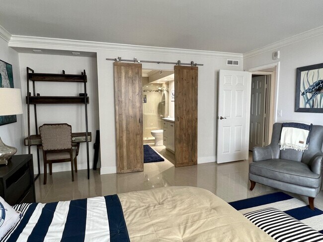 Building Photo - 5440 N Ocean Dr