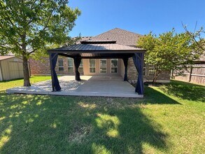 Building Photo - AVAILABLE NOW; APPLY TODAY!!! $560.00 OFF FIRST MONTH