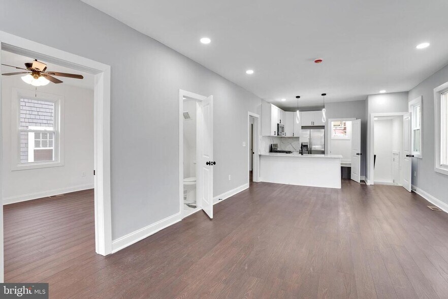 Building Photo - 2838 27th St NE