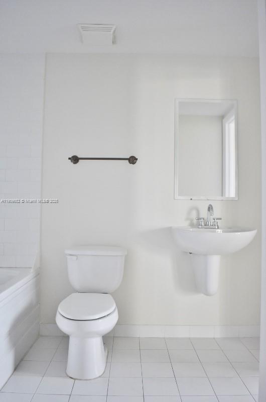 Building Photo - 690 SW 1st Ct