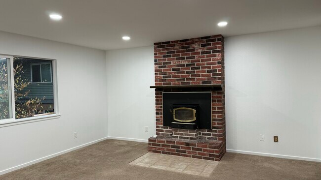 Building Photo - 12107 NE 149th St