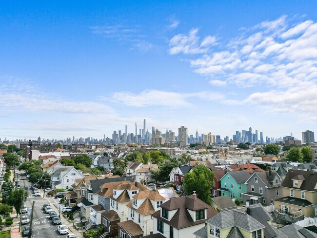 Building Photo - 318 77th St