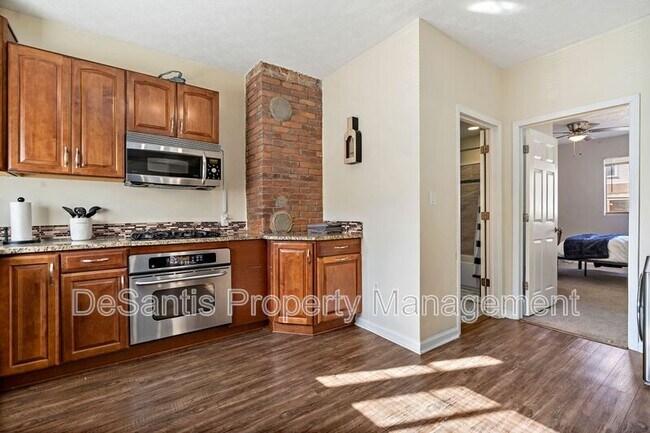 Building Photo - 1129 Brabec St