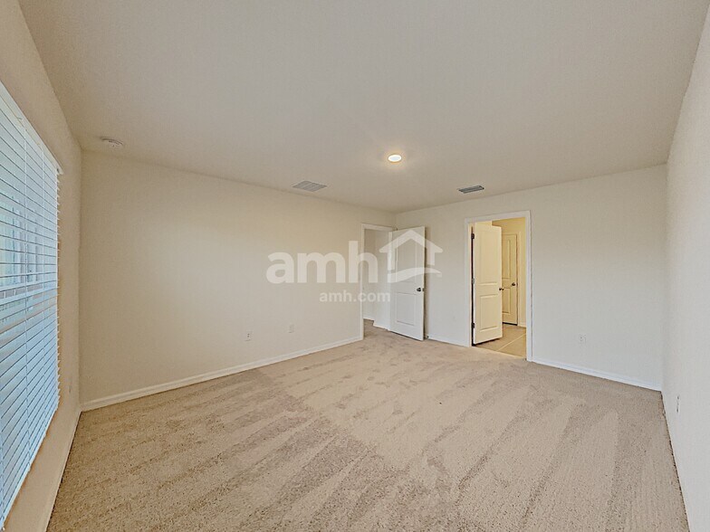 Building Photo - 7765 Broad Pointe Dr