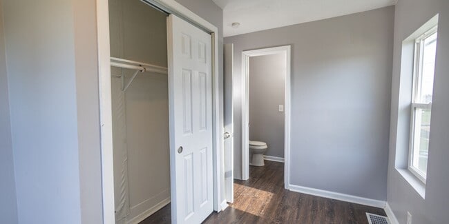 Building Photo - Renovated Home with Detached Garage & Quick Access to the Interstate