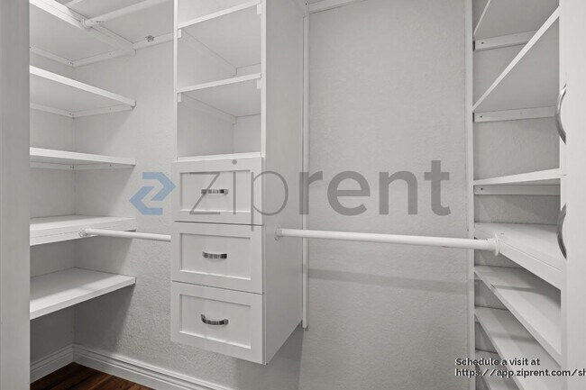 Building Photo - 3606 Barrett Ave