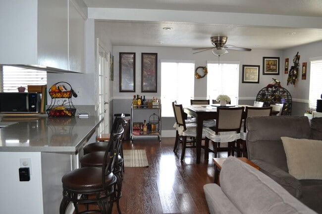 Building Photo - HOME WITH VIEW CORONA