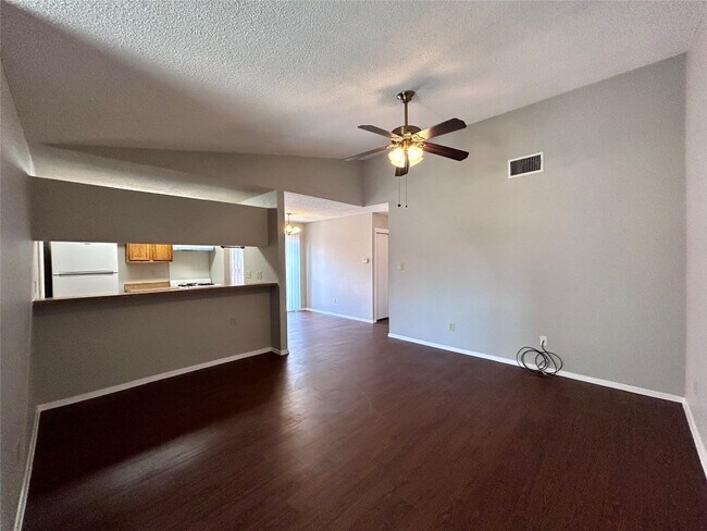 Building Photo - 506 Willowbend Cove