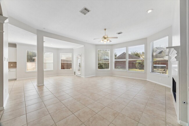 Building Photo - 12019 Costa Del Rey Ct