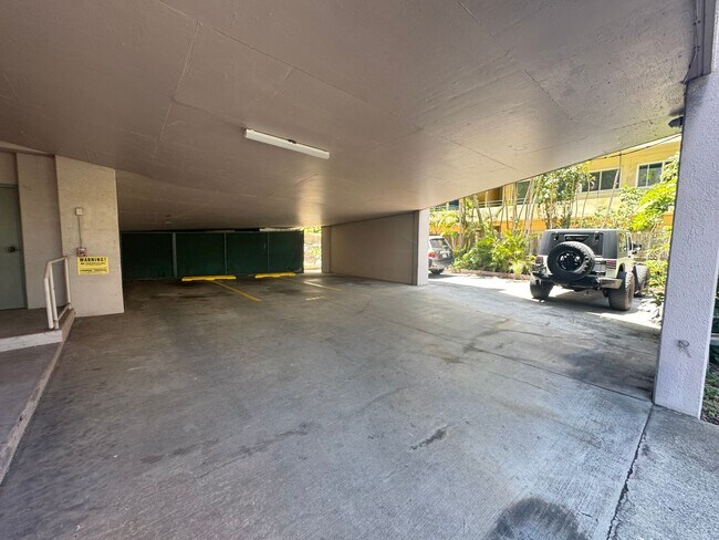 Building Photo - 1848 Kahakai Dr