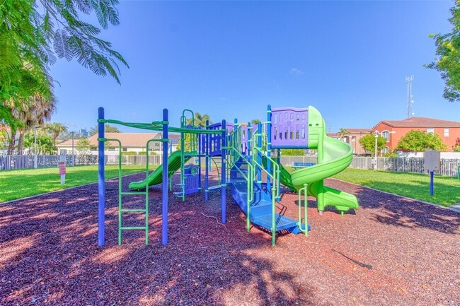 Building Photo - 3810 SW 51st St
