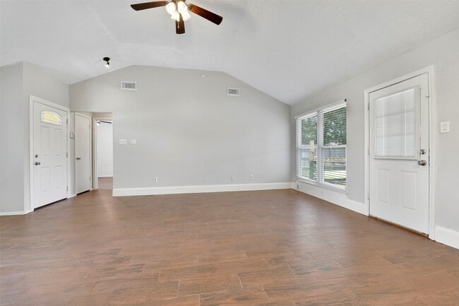Building Photo - 2502 Ewell Dr