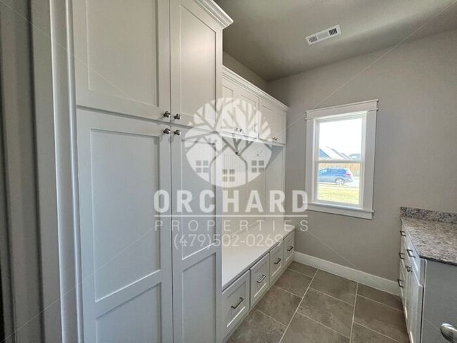 Building Photo - Tontitown- Single-Family Home- Spacious Ke...