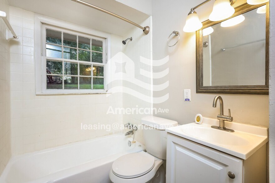 Building Photo - 4784 Gardiner Dr