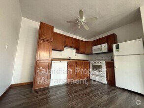 Building Photo - 1135 1/2 N College Dr