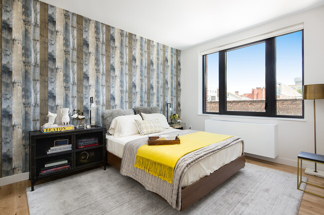 Interior Photo - Fifth and Wythe