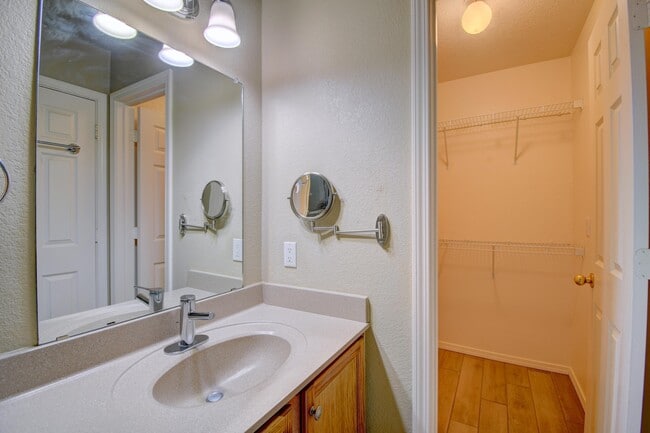 Building Photo - 6808 Candelia Ave NW