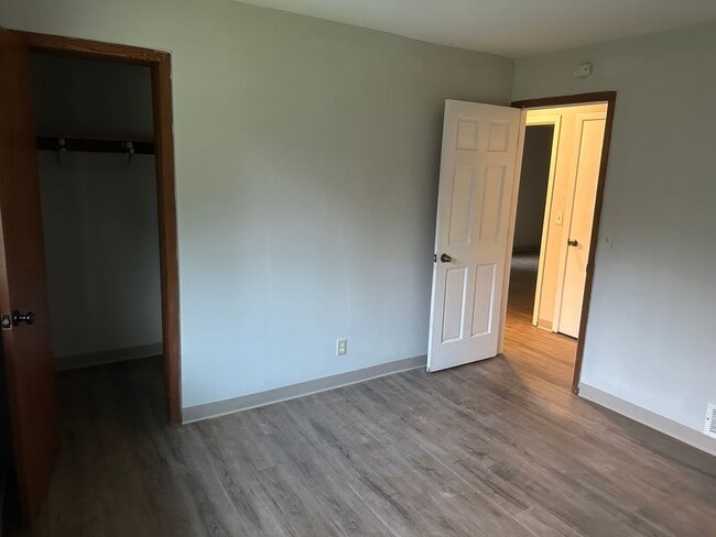 Building Photo - Newport Duplex