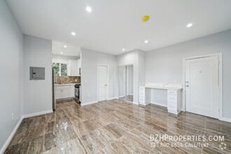 Building Photo - 1267 1/2 Vin Scully Ave-30