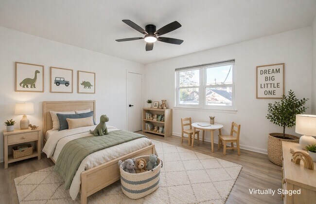 Building Photo - 1888 Saxony Ln