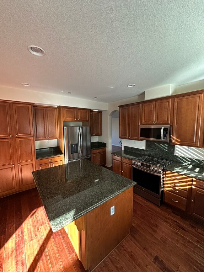 Building Photo - 16275 Summerset Street