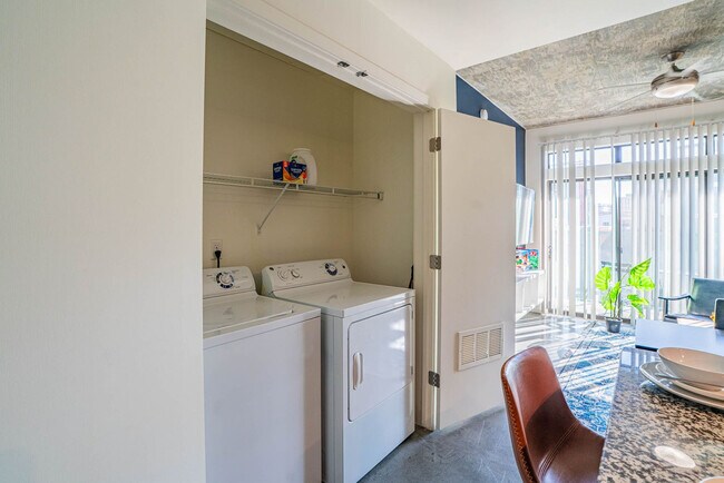 Building Photo - 914 N 4th St