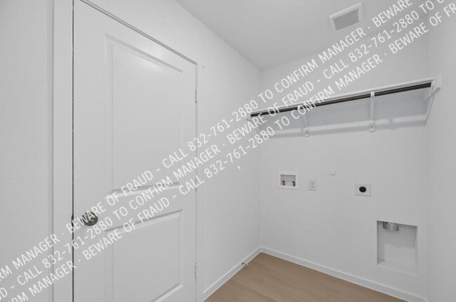 Building Photo - 416 Finch Cir