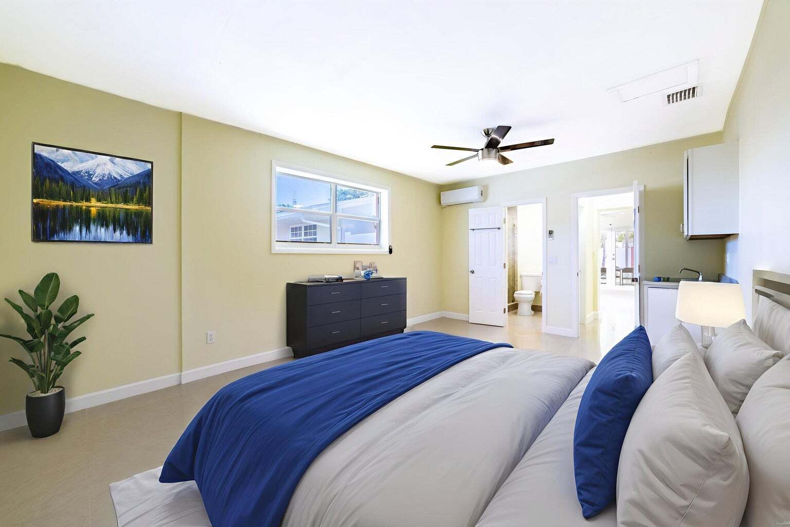 Building Photo - 3730 NE 13th Ter