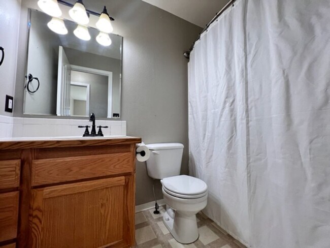 Building Photo - 14390 W Kettle Creek Dr