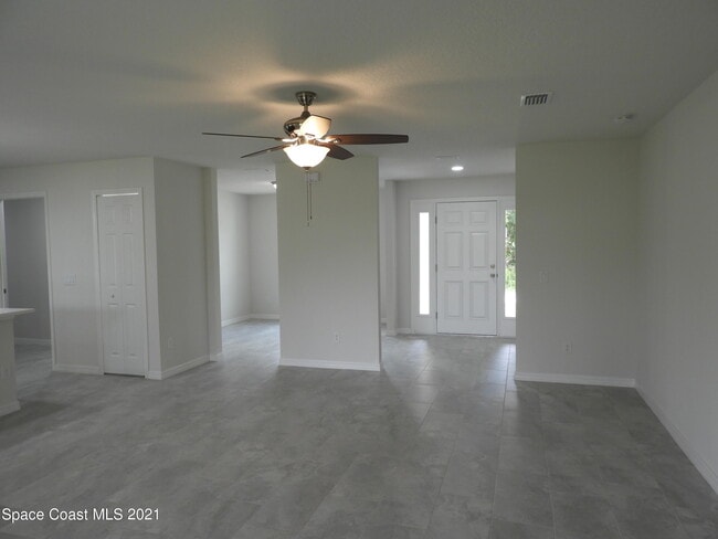Building Photo - 1611 Saipan St SE