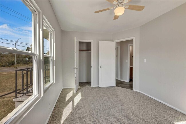 Building Photo - 2000 N Douglas Blvd