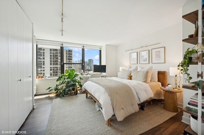 Building Photo - 1560 N Sandburg Terrace