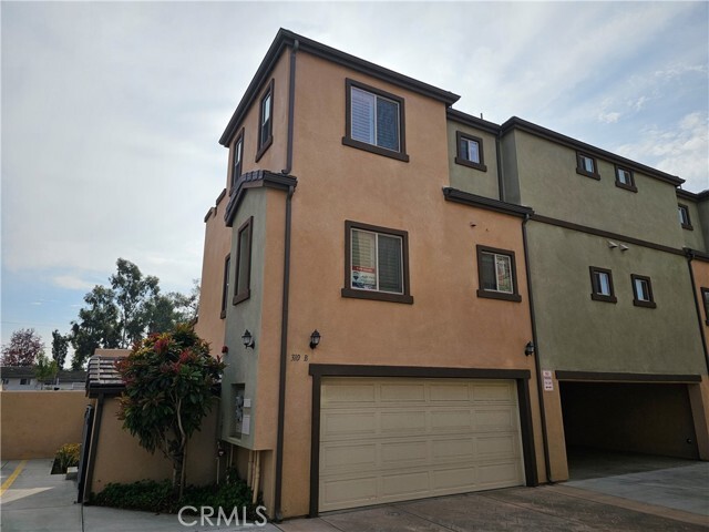 Building Photo - 310 S Monte Vista St