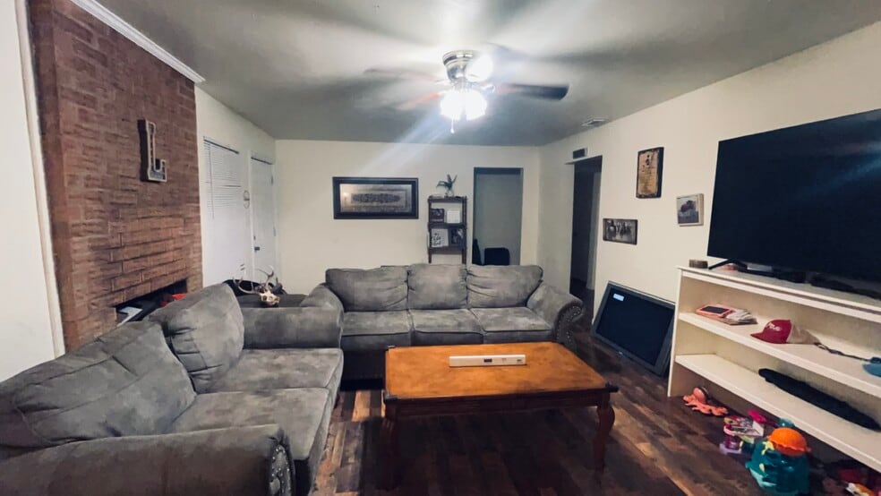 Building Photo - 2929 S 3rd St